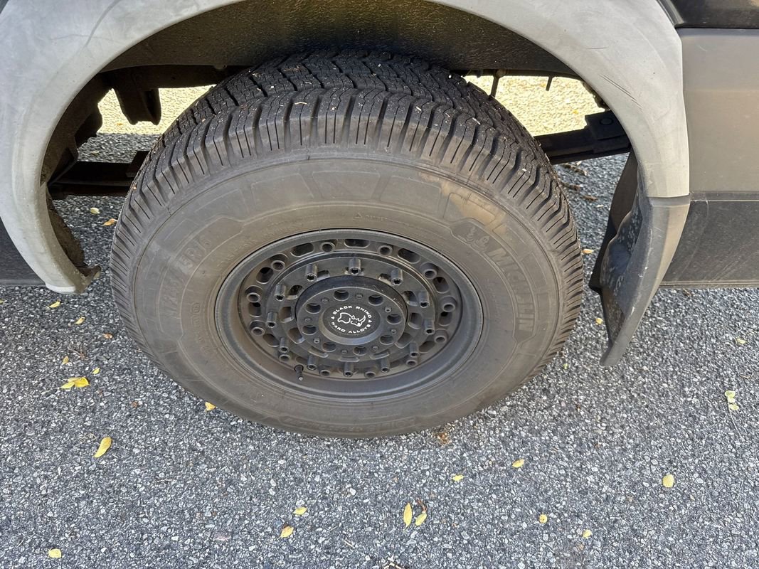 Used 2016 Mercedes-Benz Sprinter 2500 image 25