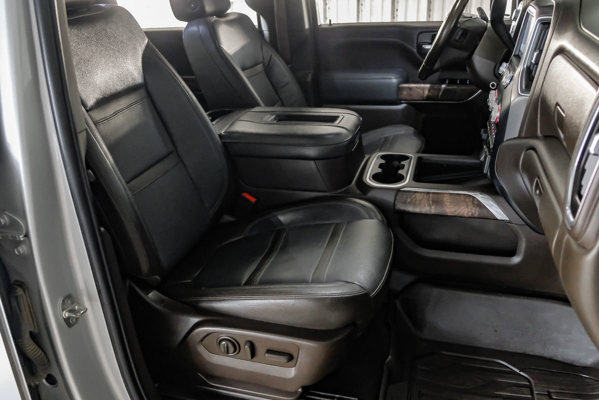 Used 2020 GMC Sierra 3500 Denali w/ Technology Package AWD/4WD image 30