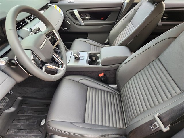 New 2025 Land Rover Discovery Sport S image 9