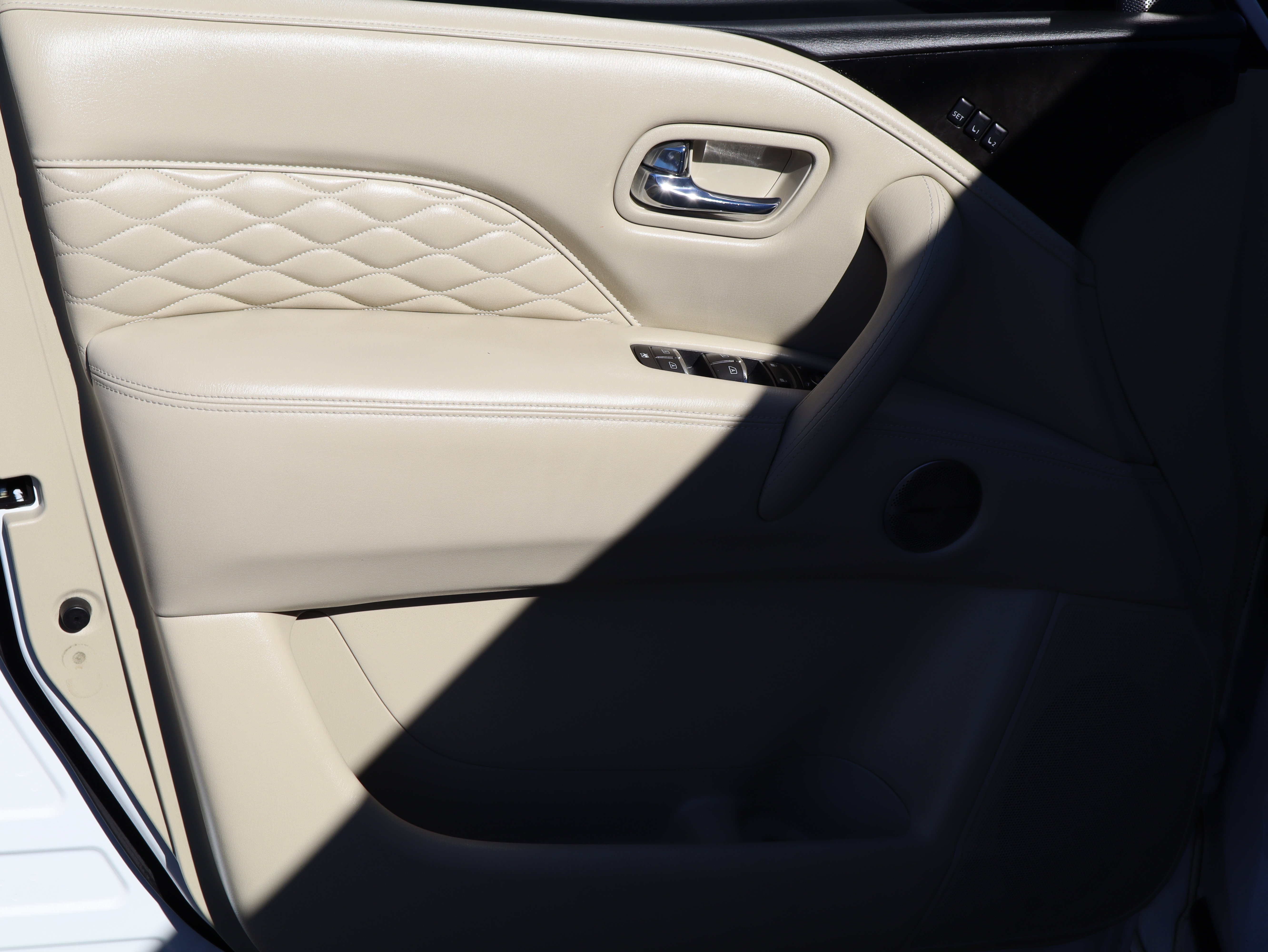 Used 2020 INFINITI QX80 Luxe w/ Proactive Package image 16