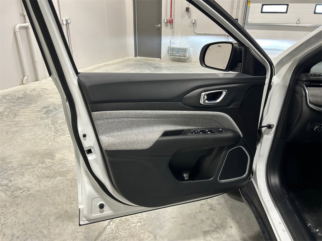 New 2025 Jeep Compass Latitude w/ Convenience Group image 13