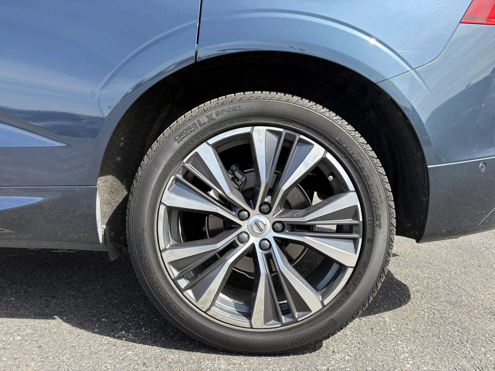 Used 2022 Volvo XC60 B5 Momentum w/ Advanced Package image 34