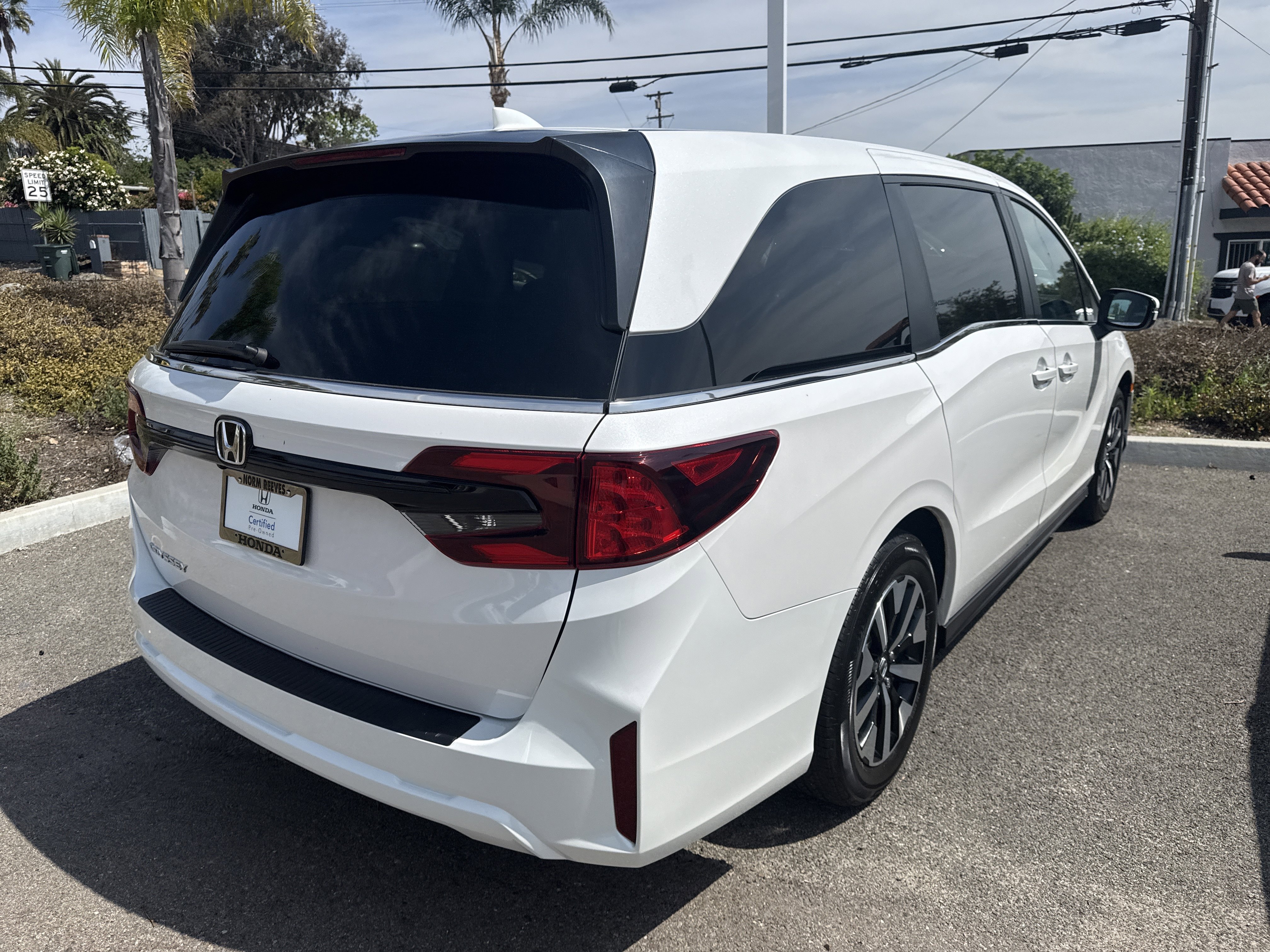 Certified 2025 Honda Odyssey EX-L image 5