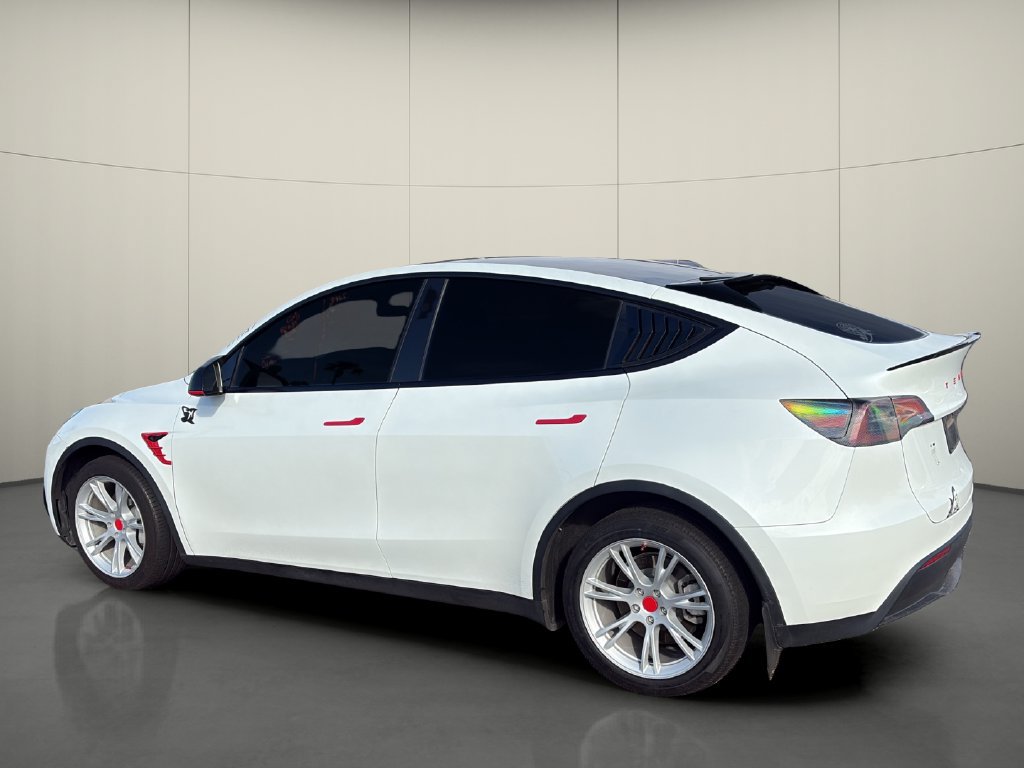 Used 2023 Tesla Model Y Long Range AWD/4WD image 5