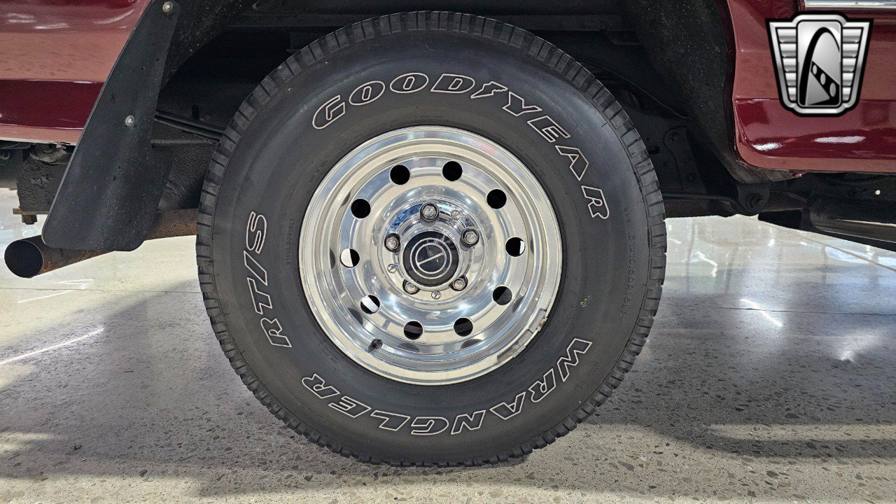 Used 1996 Ford Bronco XLT image 7