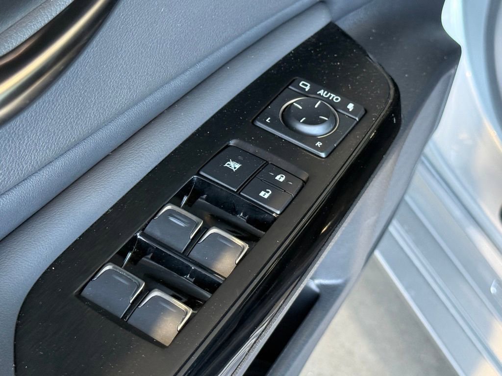 Used 2024 Lexus ES 250 w/ Premium Package image 18