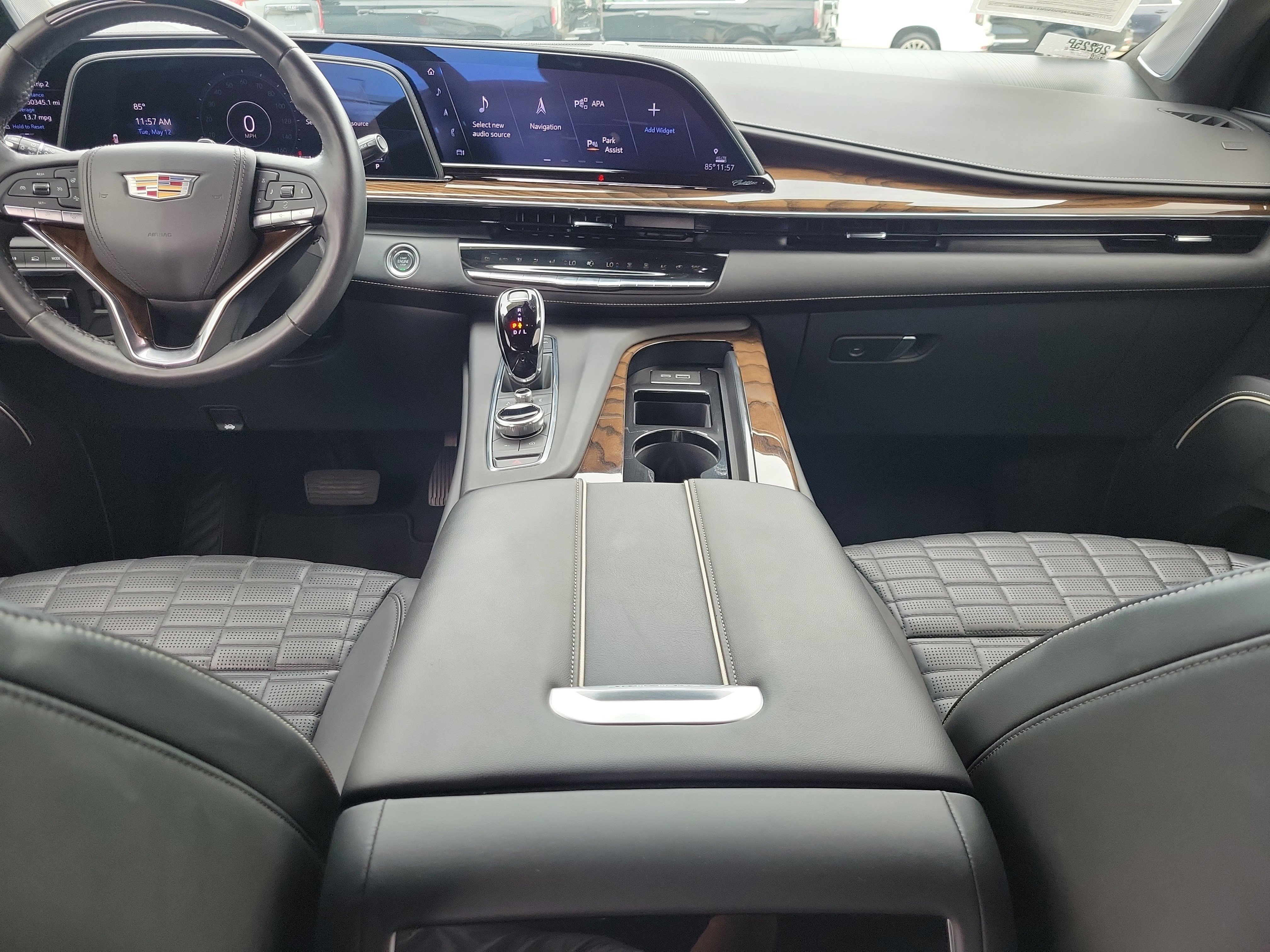 Used 2024 Cadillac Escalade ESV Sport Platinum w/ LPO, ONYX Package AWD/4WD image 14