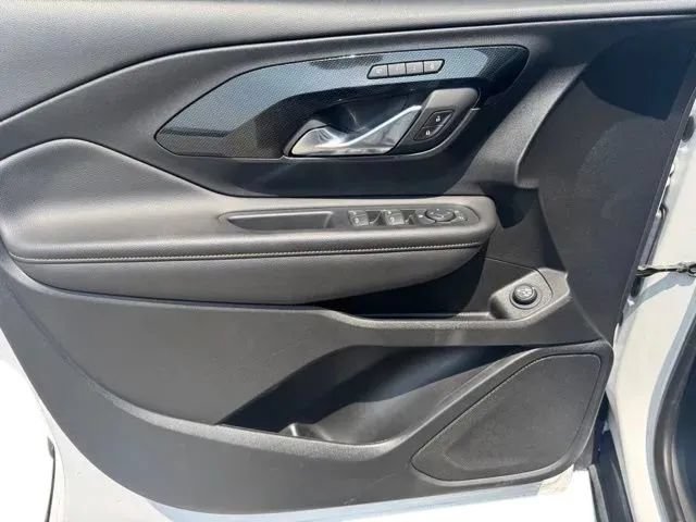 Used 2023 GMC Terrain AT4 AWD/4WD image 11