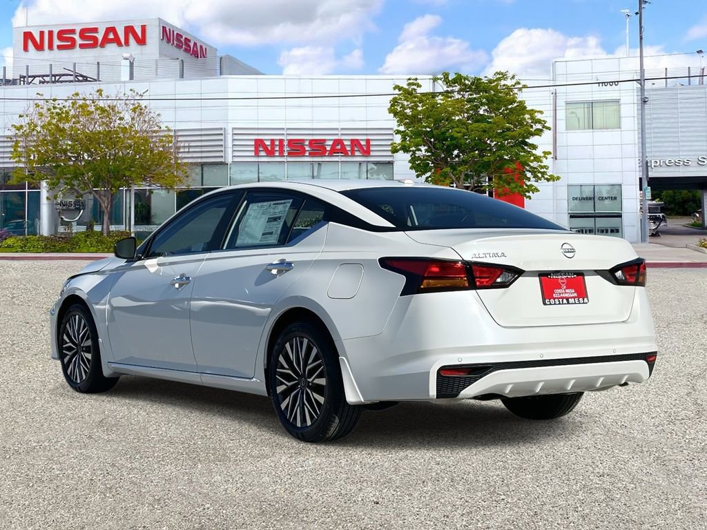 New 2025 Nissan Altima 2.5 SV image 2