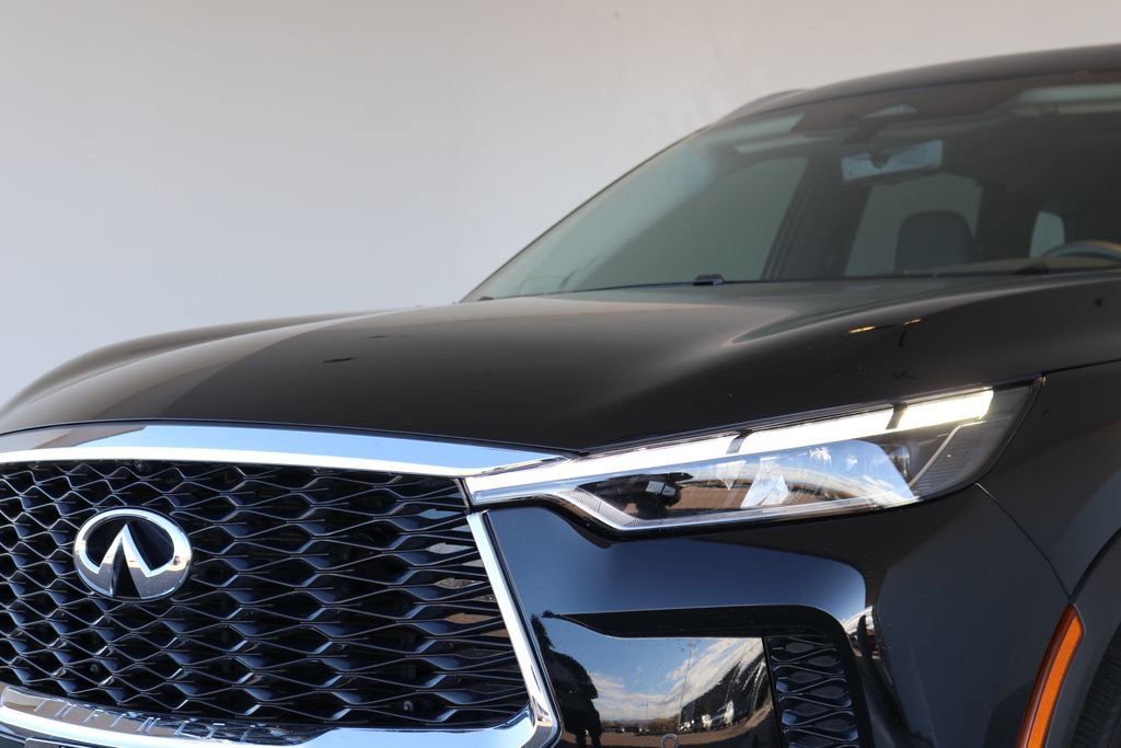 Certified 2025 INFINITI QX60 Luxe w/ Vision Package image 11