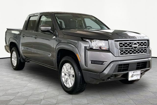 Used 2023 Nissan Frontier SV image 1
