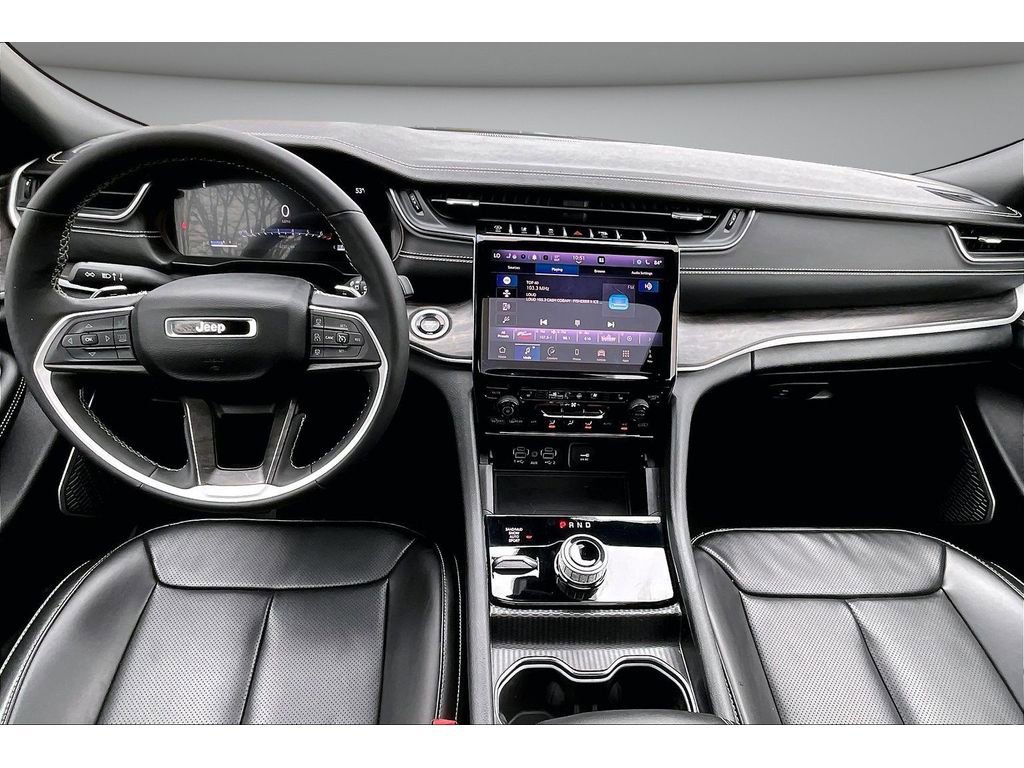 Used 2025 Jeep Grand Cherokee L Limited w/ Luxury Tech Group II image 16