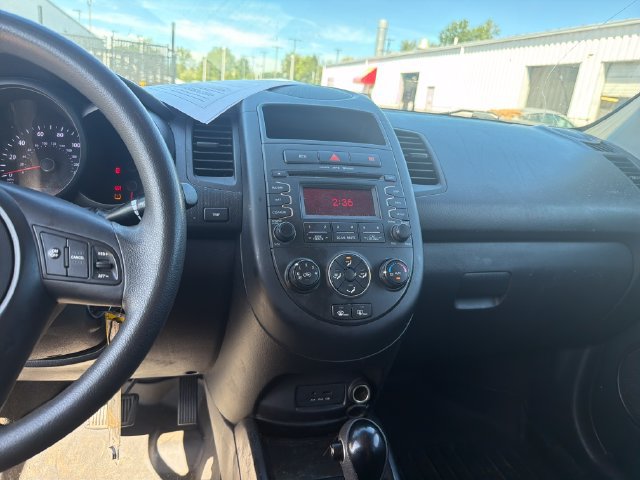 Used 2012 Kia Soul FWD image 13
