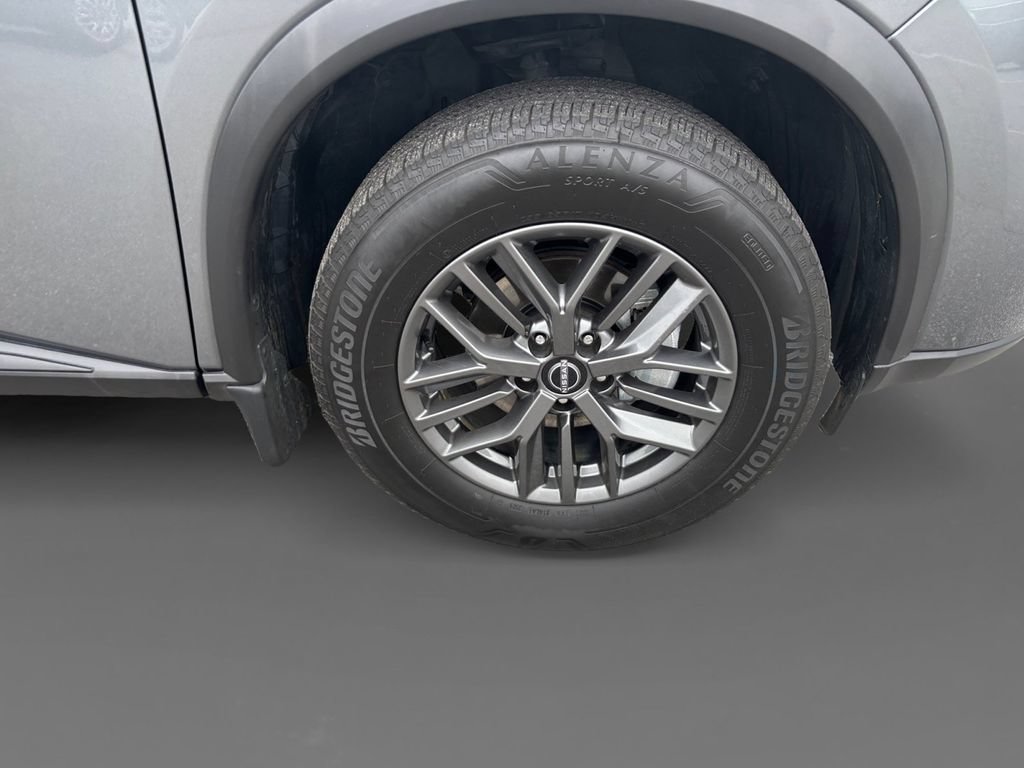 Used 2025 Nissan Rogue S FWD image 16