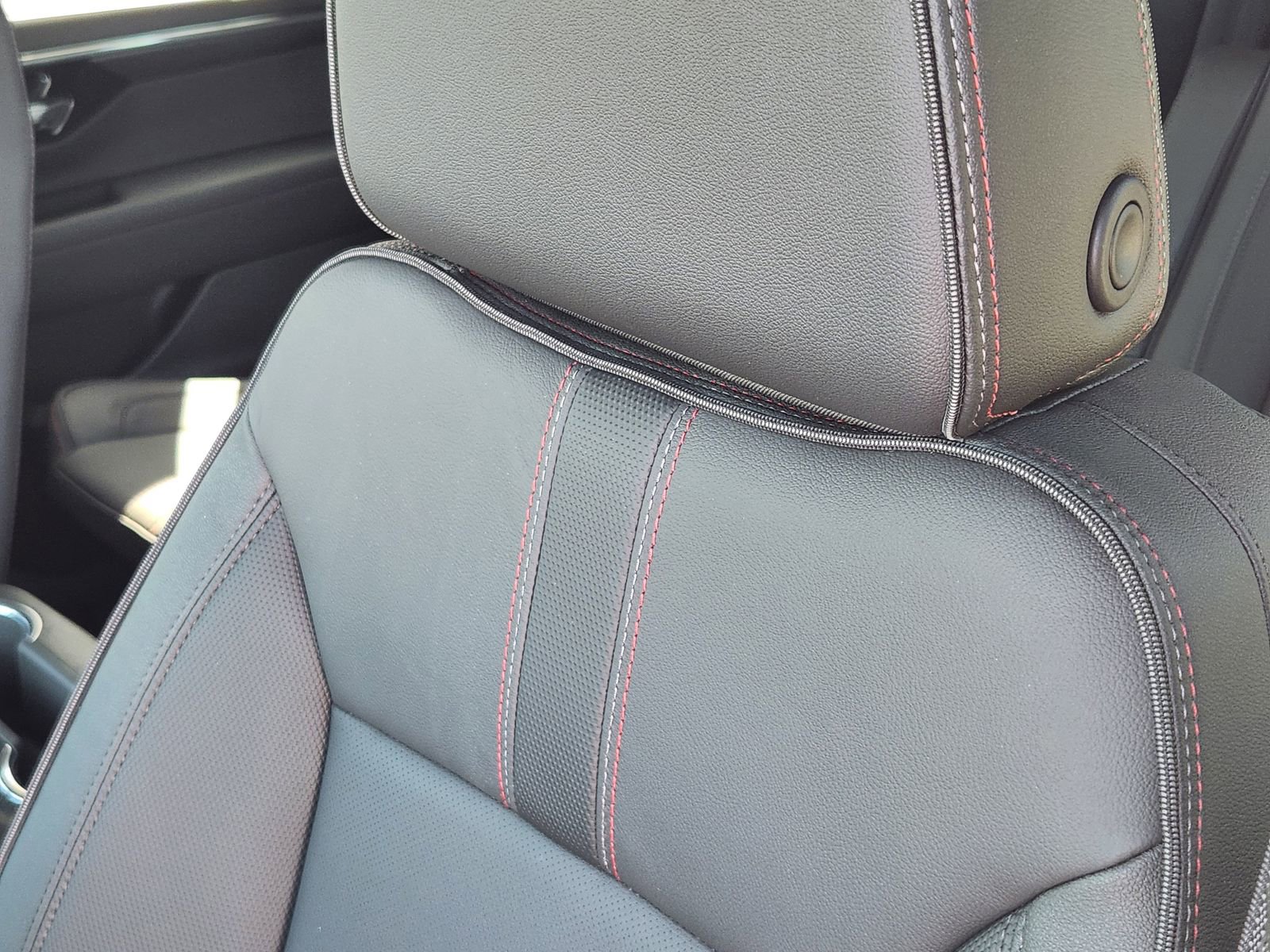 New 2026 Chevrolet Suburban RST w/ Comfort Package image 15