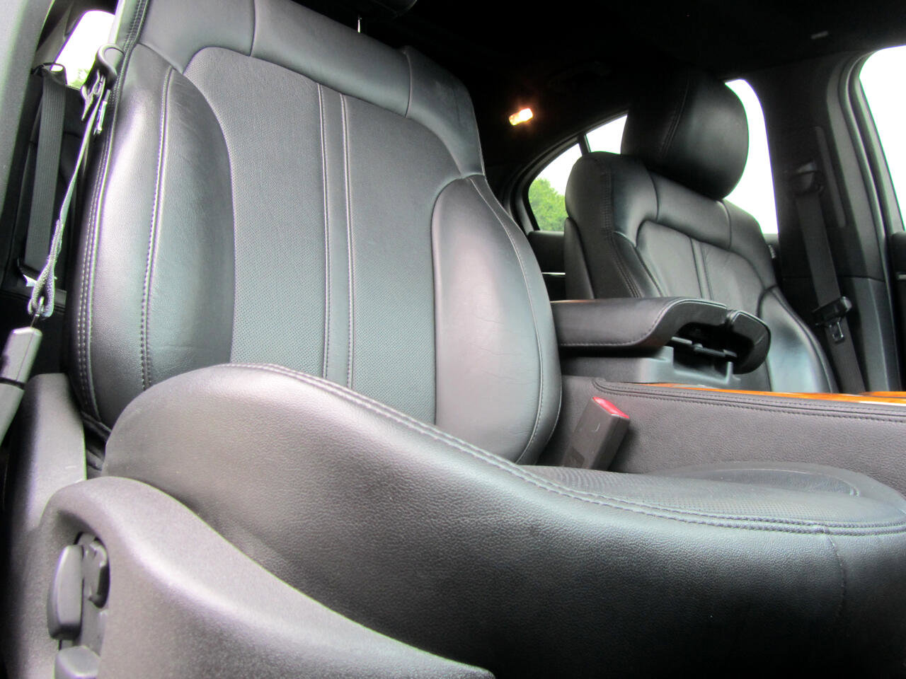 Used 2014 Lincoln MKS Elite w/ Equipment Group 201A image 22