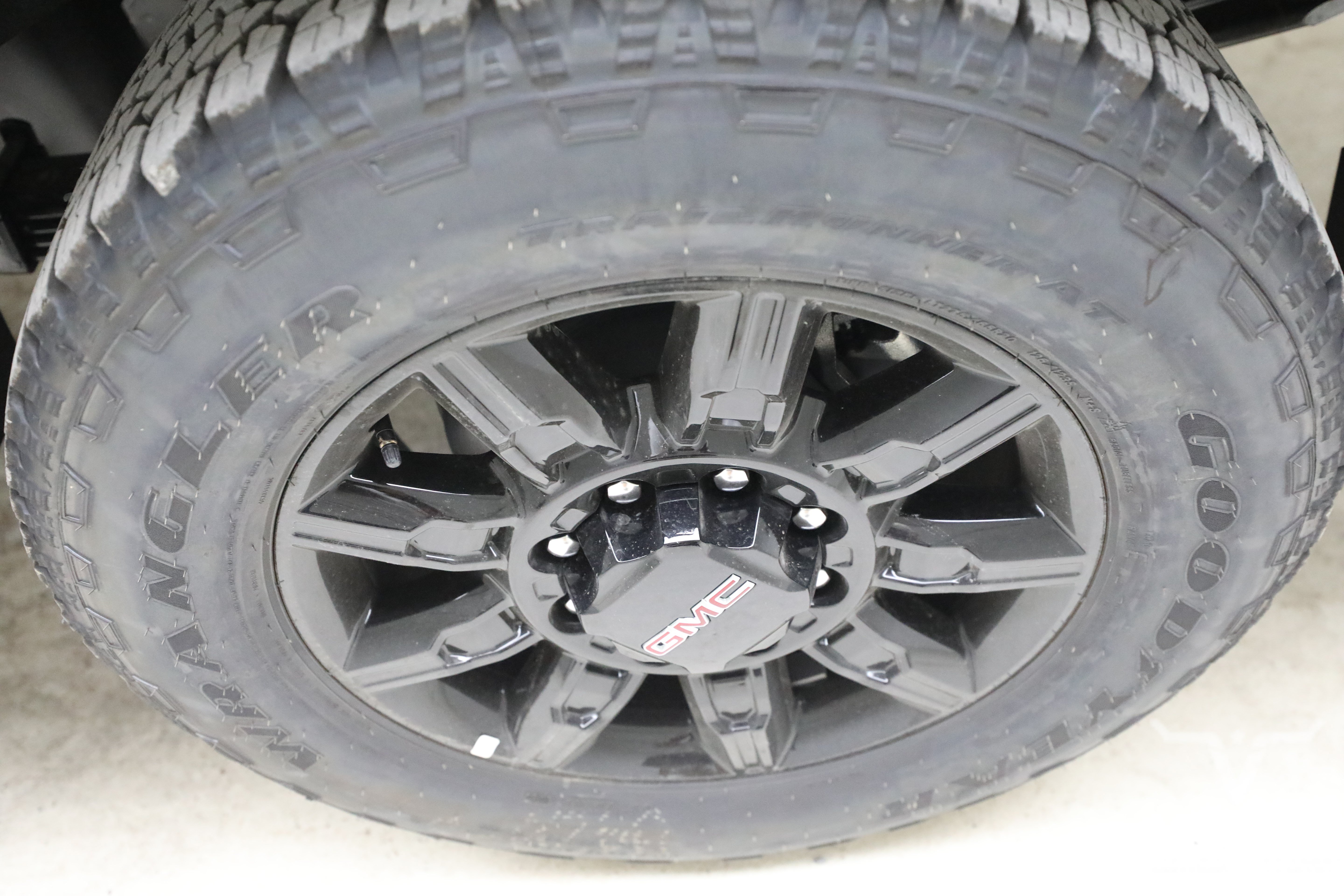 New 2026 GMC Sierra 2500 AT4 w/ Technology Package AWD/4WD image 34