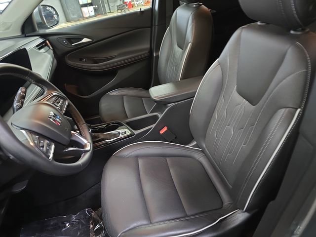 Used 2024 Buick Encore GX Avenir w/ Avenir Technology Package image 17