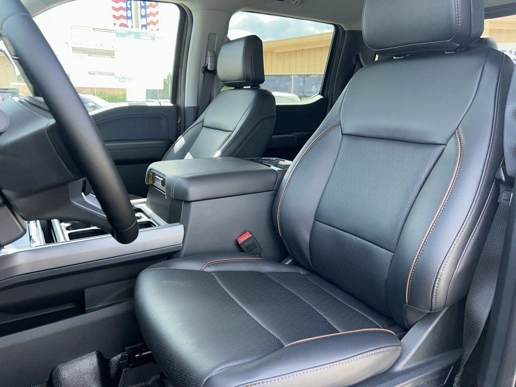 New 2026 Ford F250 Lariat w/ FX4 Off-Road Package image 14