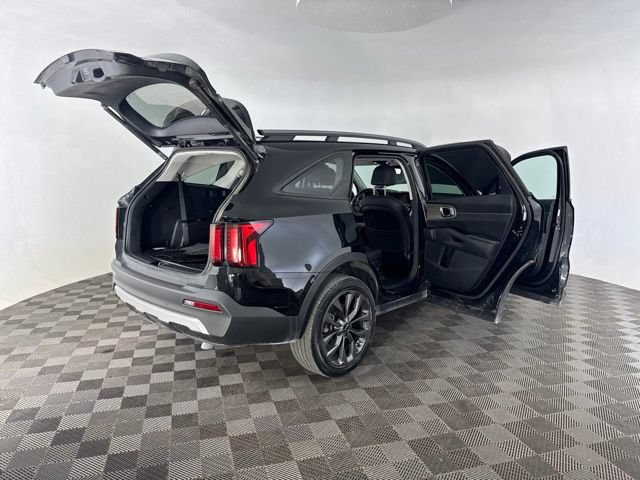 Used 2021 Kia Sorento EX w/ EX AWD X-Line Package image 17