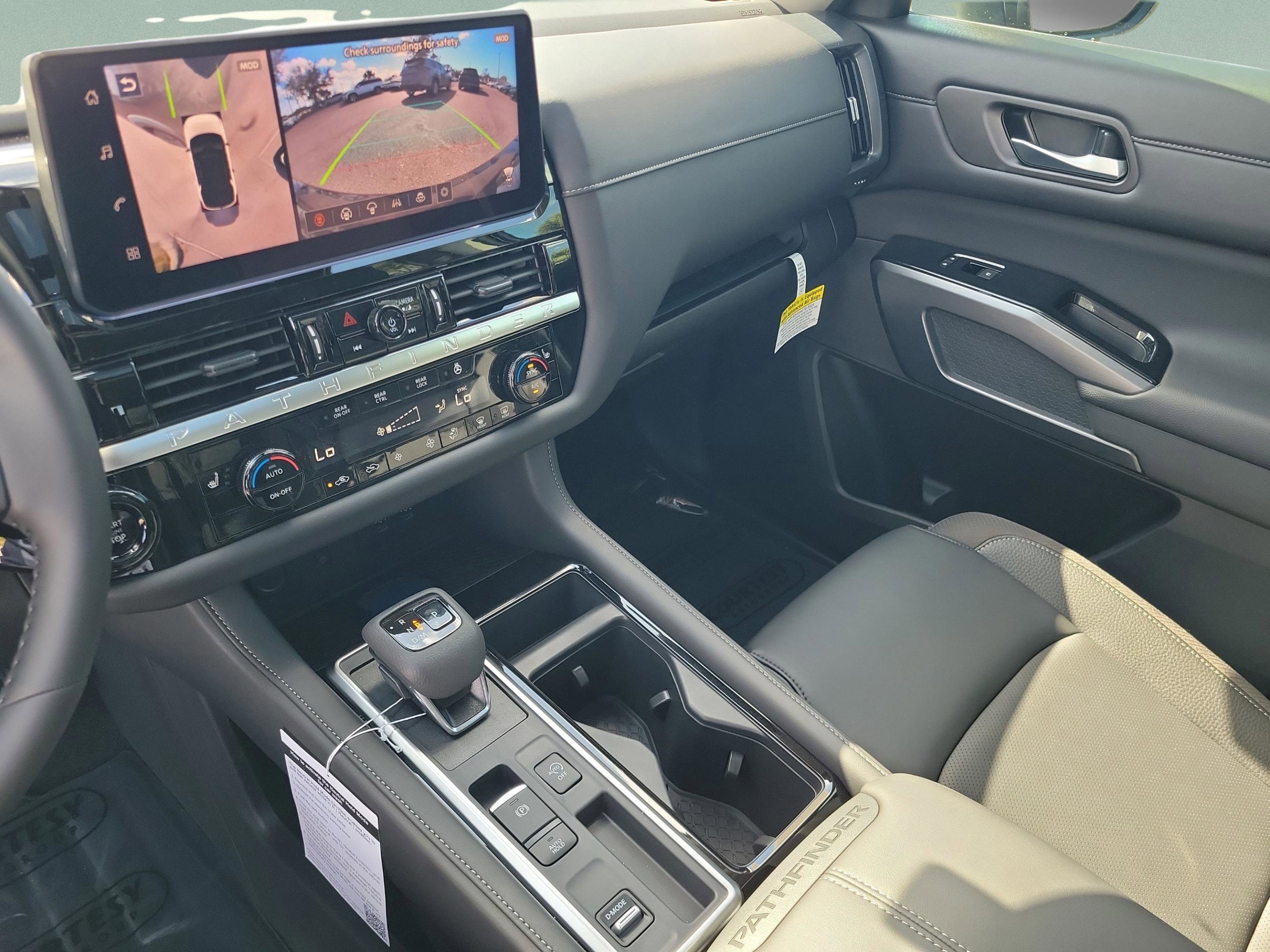 New 2026 Nissan Pathfinder SL image 32