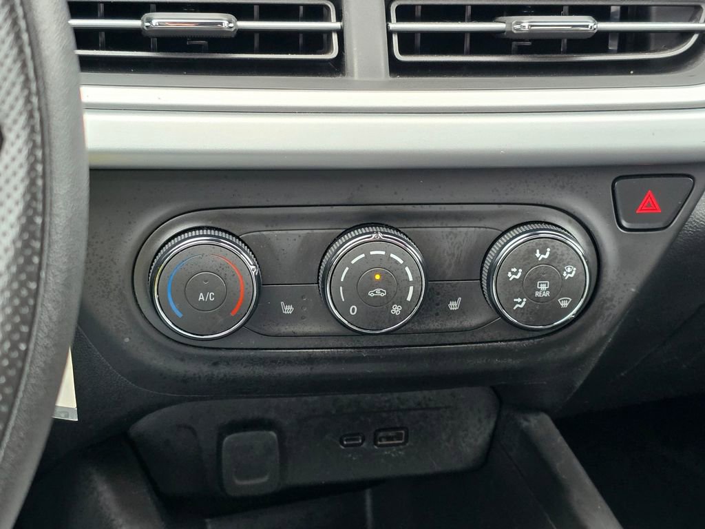 Used 2024 Chevrolet Trax LS w/ LS Convenience Package FWD image 22