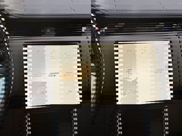 Used 2025 Land Rover Range Rover Long Wheelbase SE image 15