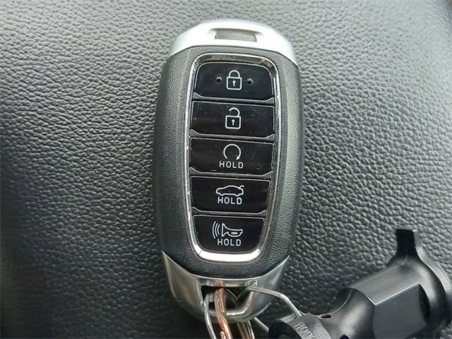 Used 2022 Hyundai Elantra Blue image 26