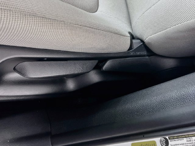 Used 2024 Toyota Corolla Cross LE w/ Moonroof Package FWD image 13