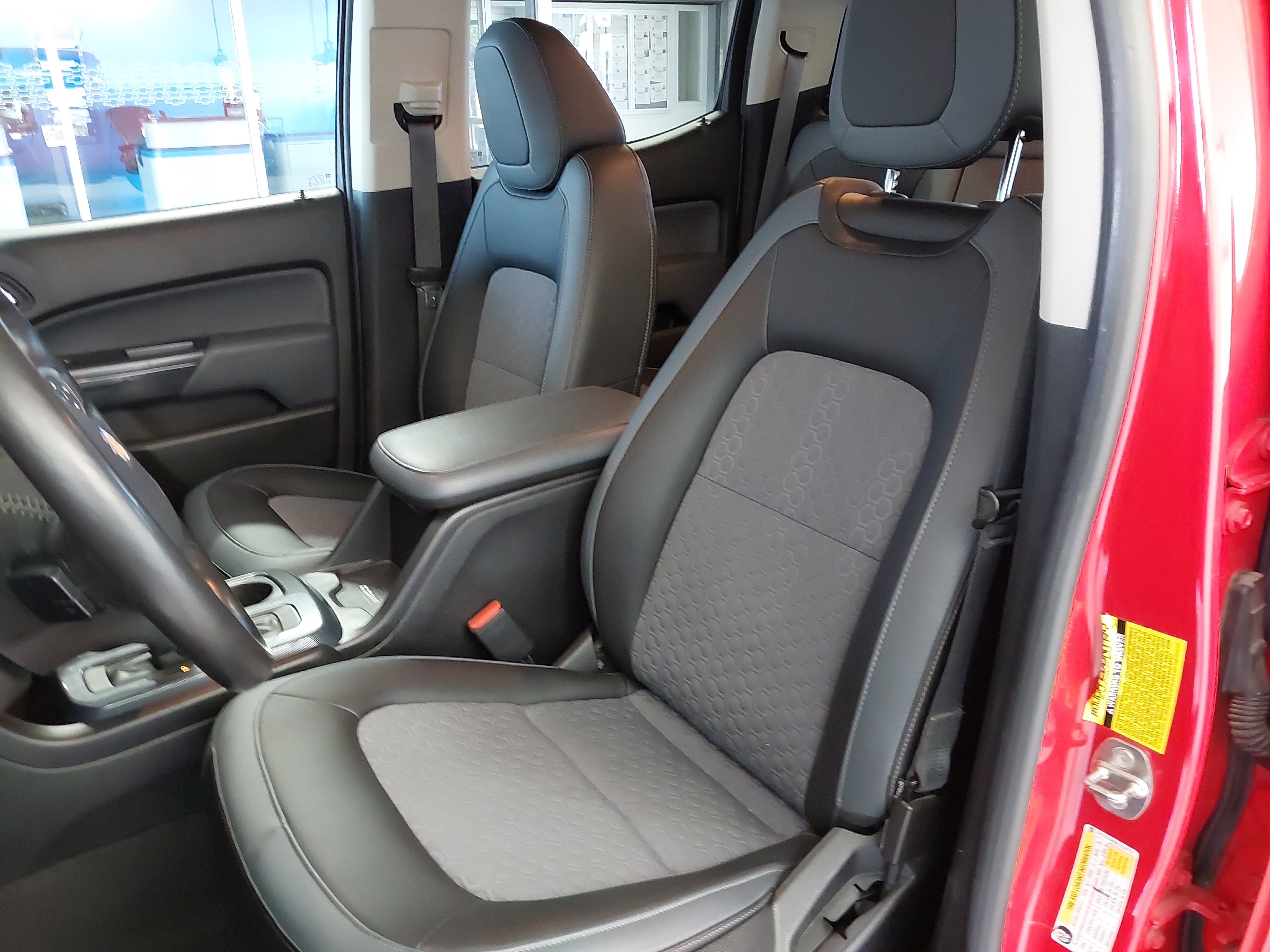 Used 2020 Chevrolet Colorado Z71 AWD/4WD image 23