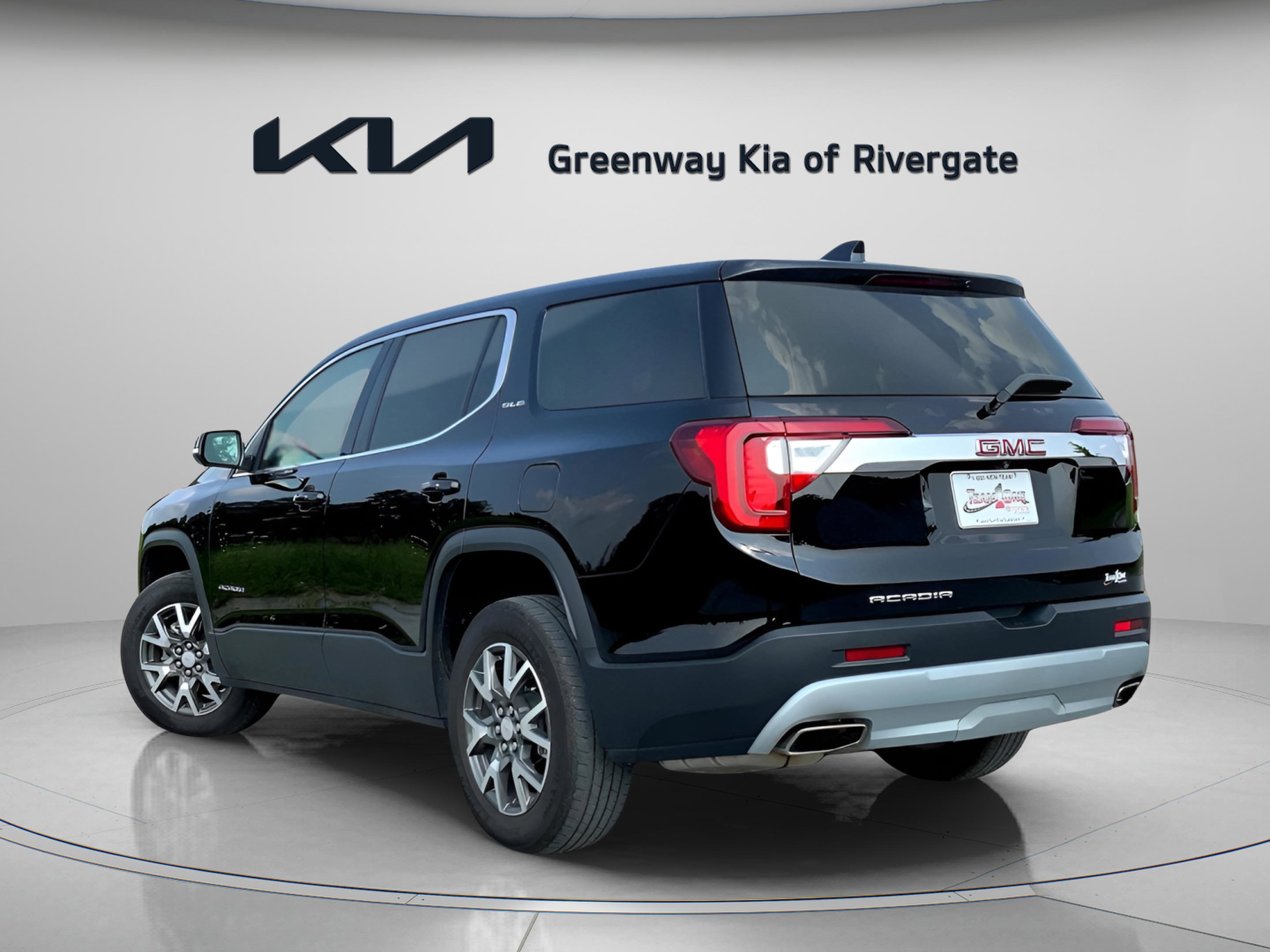 Used 2023 GMC Acadia SLE image 4