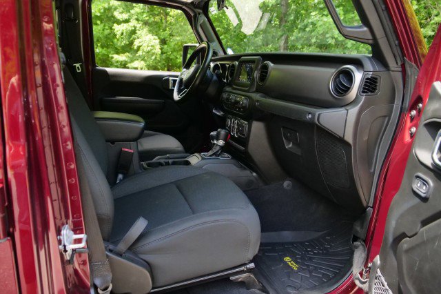 Used 2022 Jeep Gladiator Sport AWD/4WD image 35
