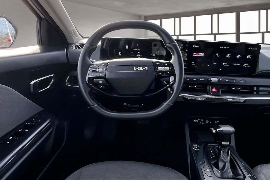 Used 2025 Kia K4 EX image 6