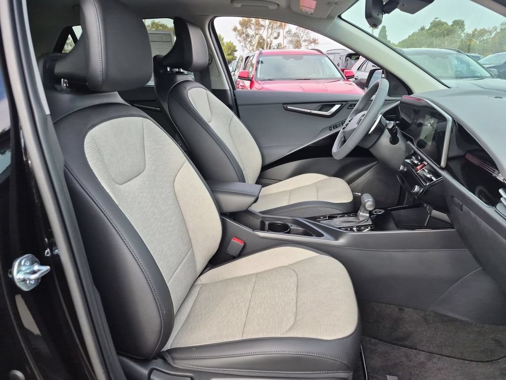 New 2026 Kia Niro FWD image 29