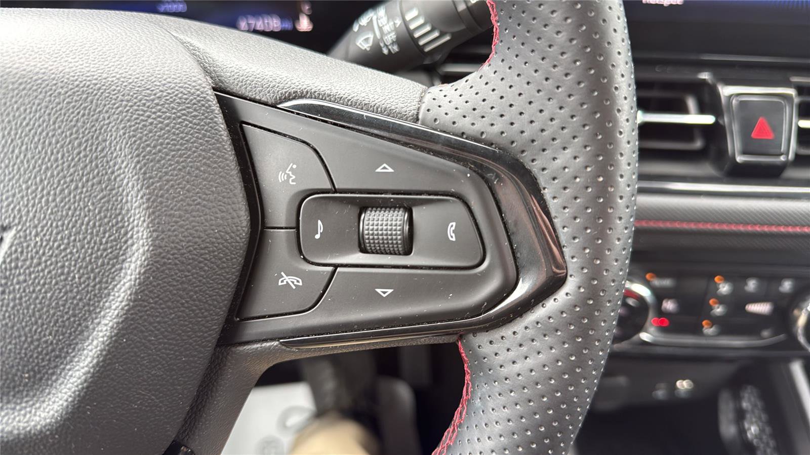 Used 2024 Chevrolet TrailBlazer RS w/ Convenience Package image 7