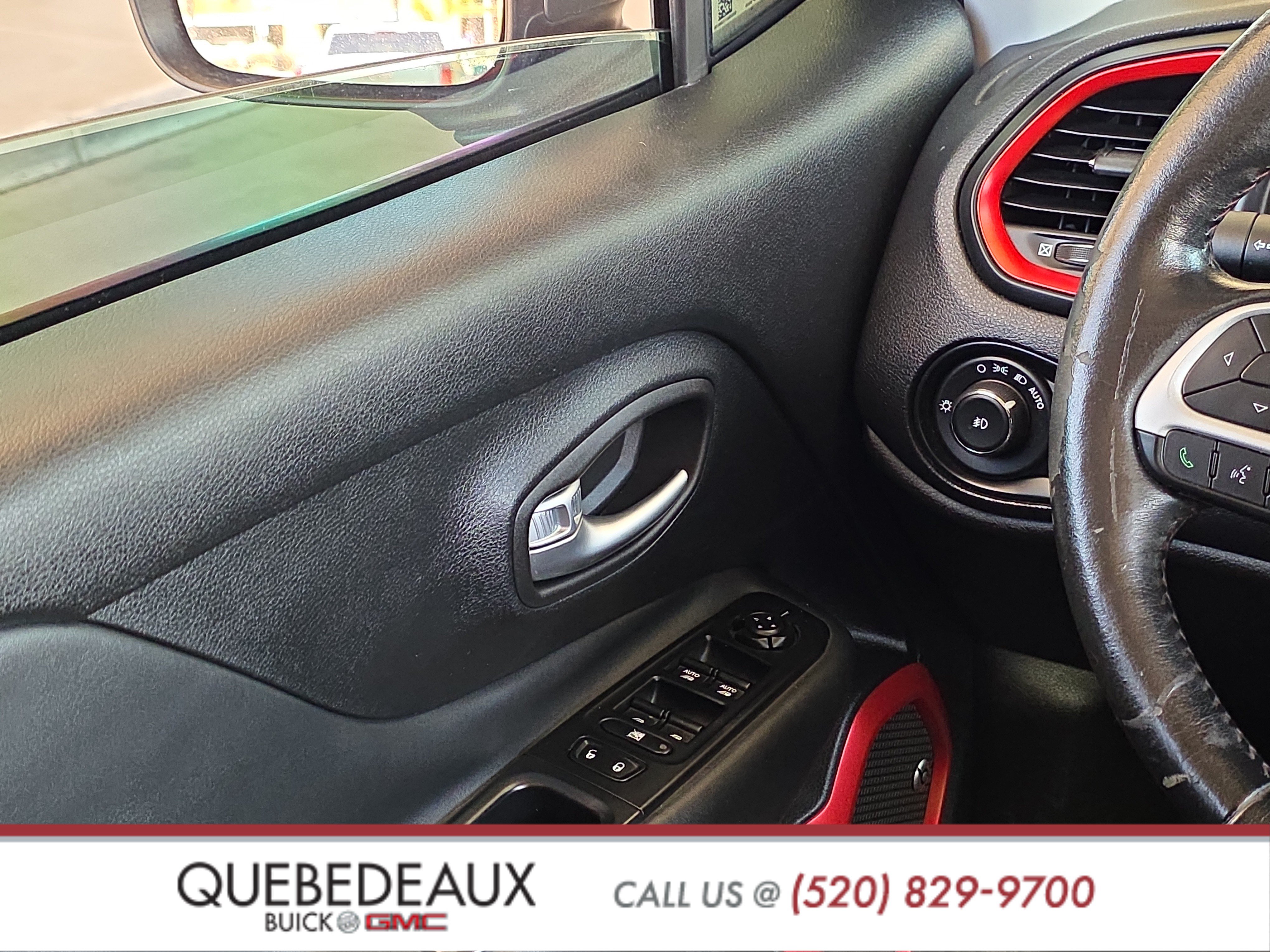 Used 2018 Jeep Renegade Trailhawk AWD/4WD image 22