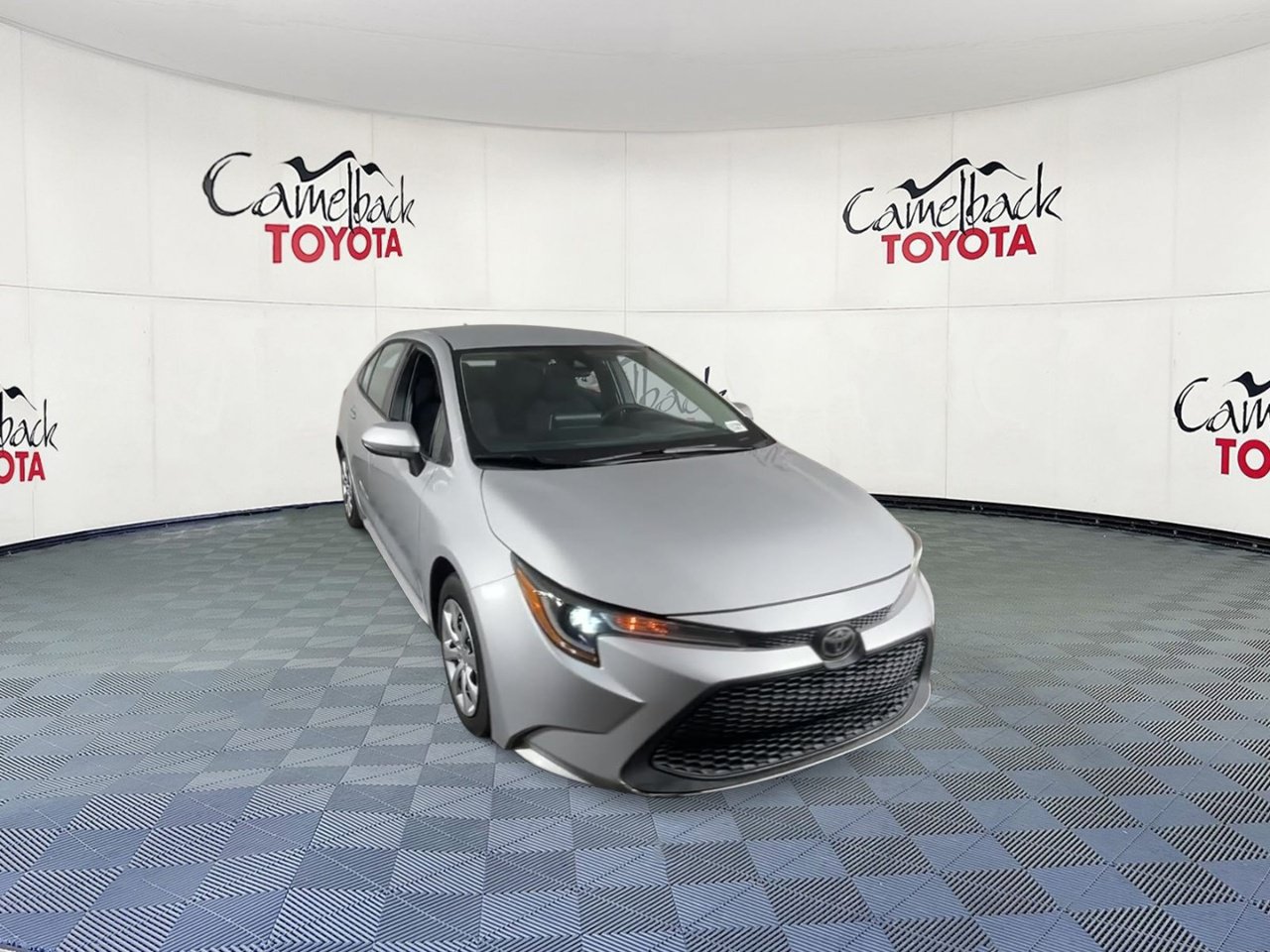 Used 2021 Toyota Corolla LE FWD image 4