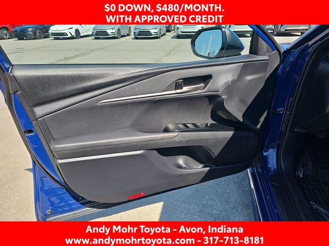 Used 2025 Toyota Camry SE FWD image 11