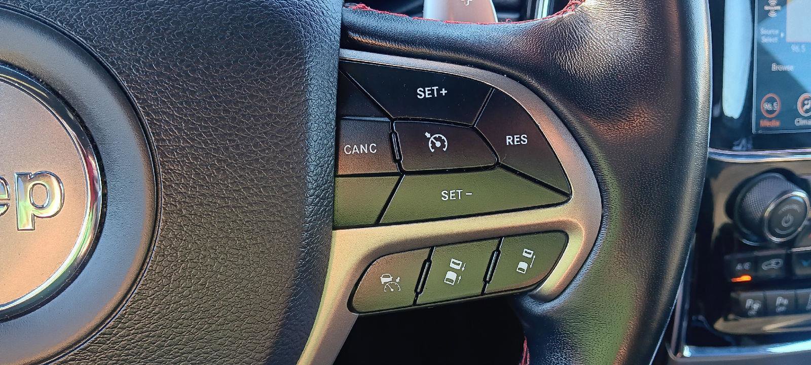 Used 2021 Jeep Grand Cherokee Trailhawk w/ Premium Lighting Group image 16