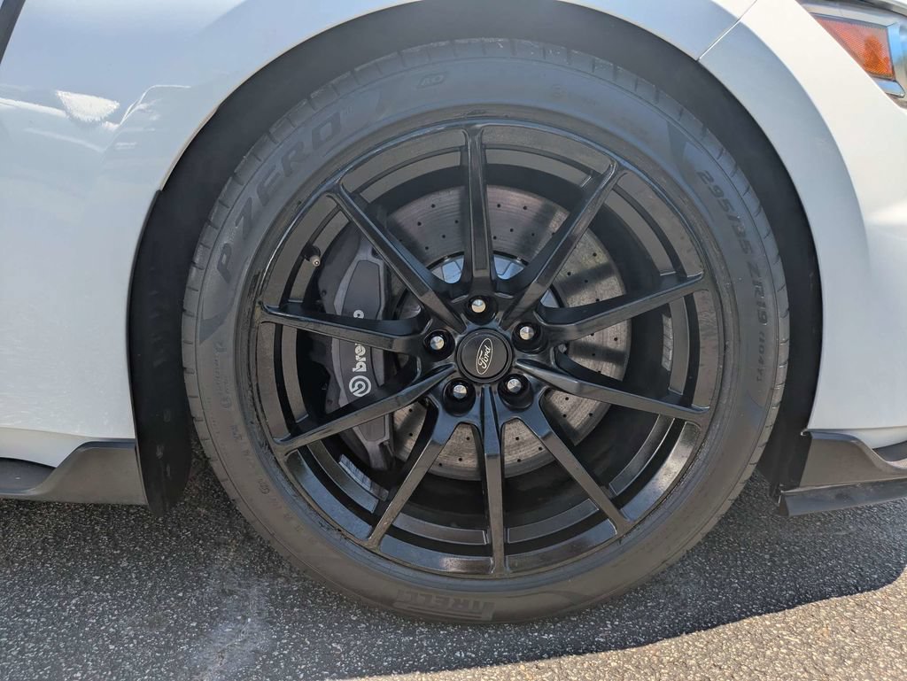 Used 2016 Ford Mustang Shelby GT350 w/ Technology Package RWD image 10