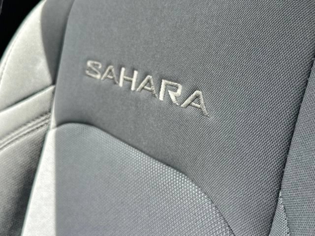 Used 2018 Jeep Wrangler Unlimited Sahara w/ Cold Weather Group AWD/4WD image 3
