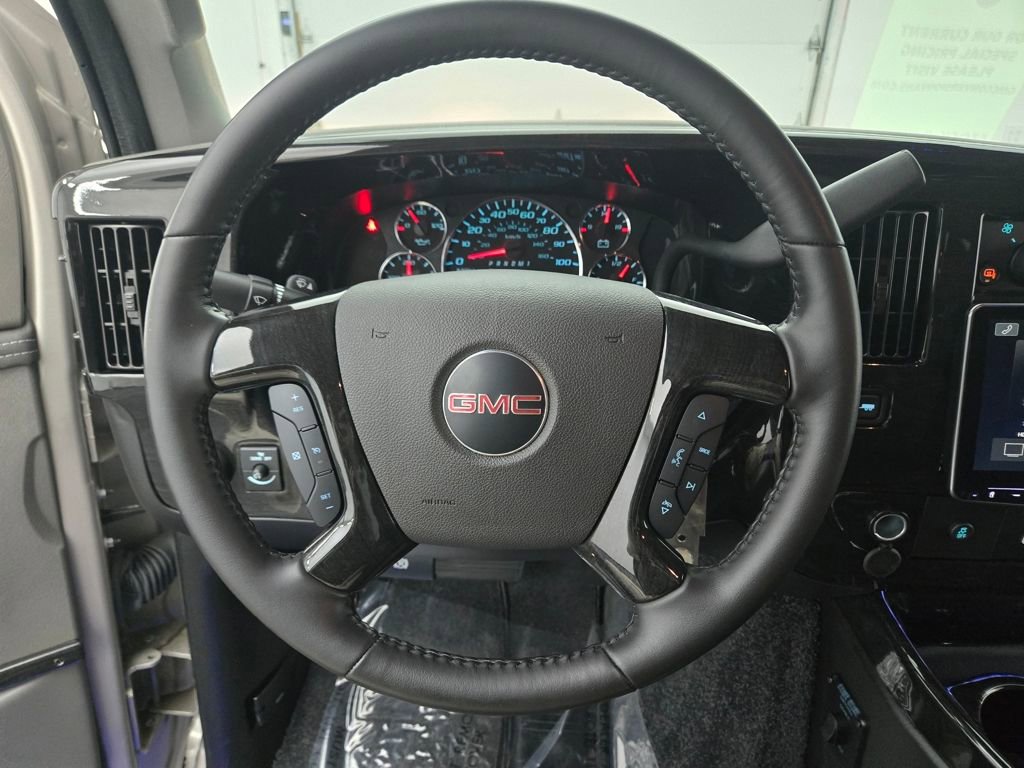 Used 2023 GMC Savana 2500 image 21