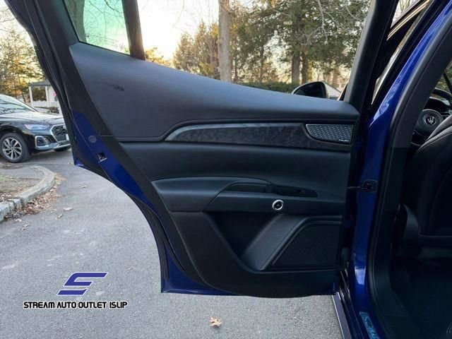 Used 2023 Maserati Grecale Modena image 32