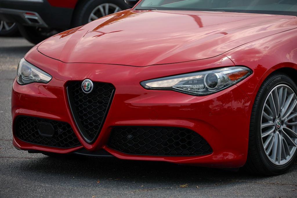 Used 2020 Alfa Romeo Giulia w/ Quick Order Package 22K Sport RWD image 10