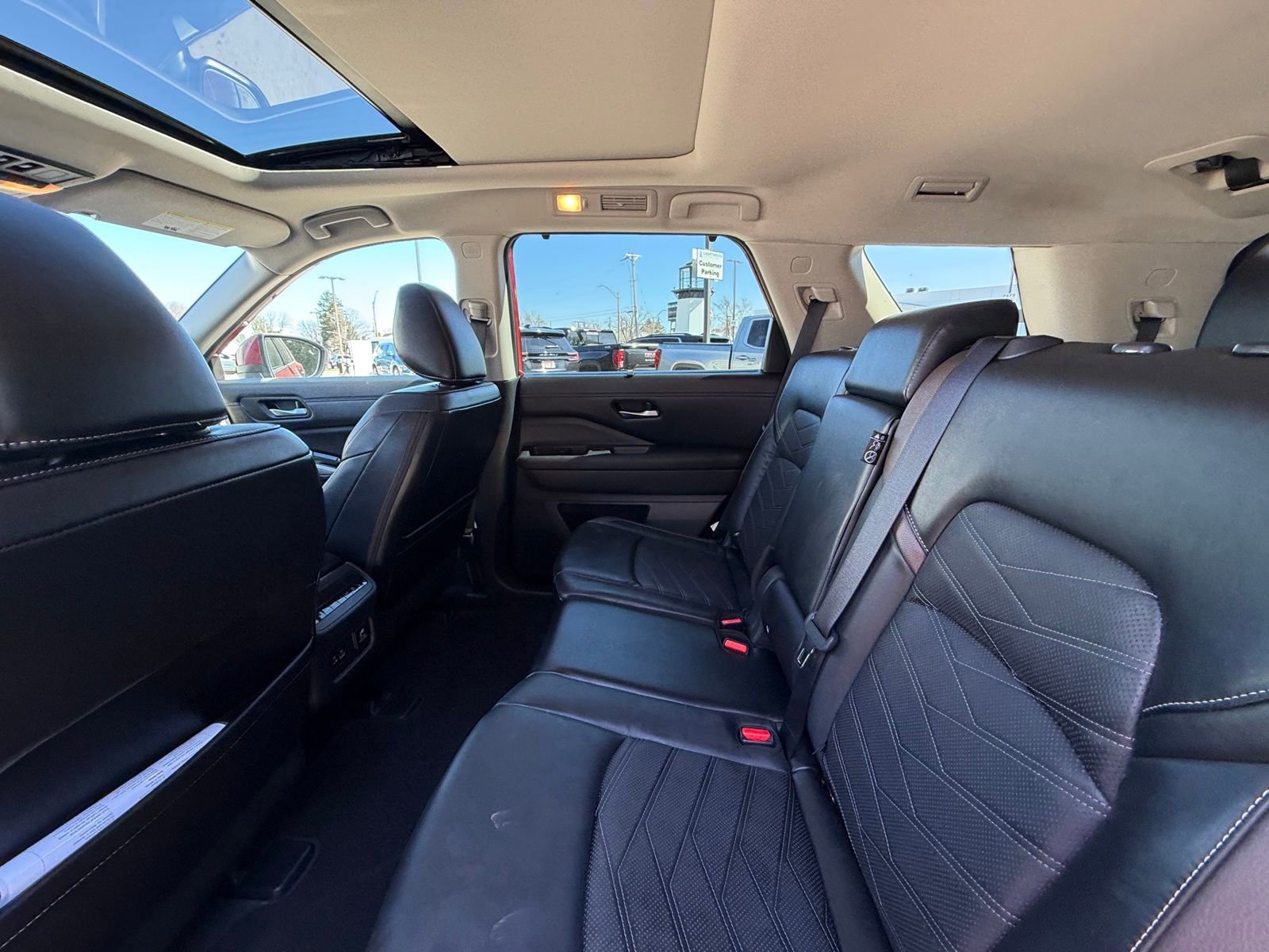 Used 2023 Nissan Pathfinder Platinum w/ Cargo Package image 24