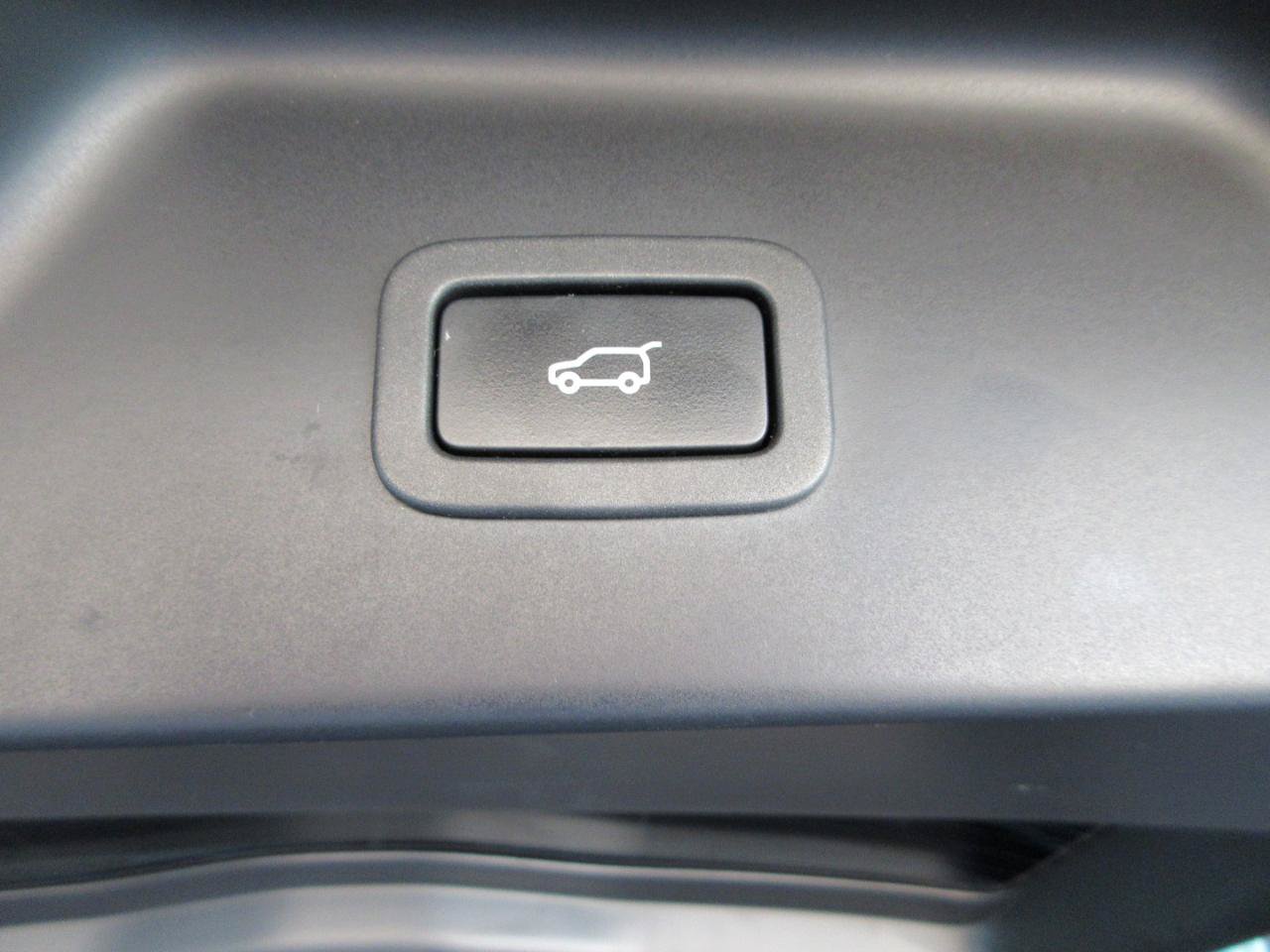 Used 2019 Land Rover Range Rover Supercharged AWD/4WD image 38