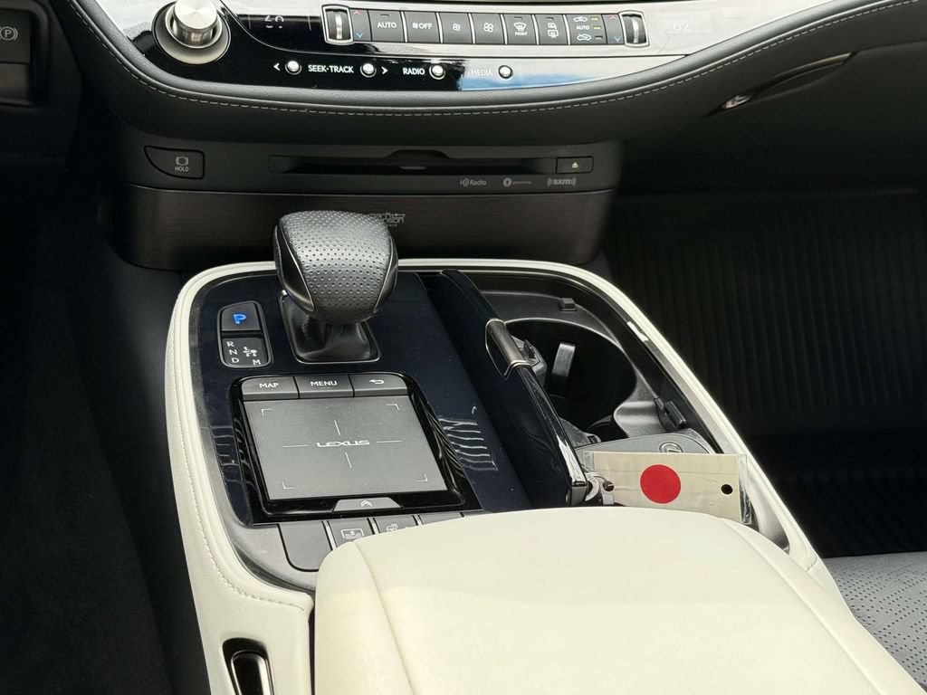 Used 2022 Lexus LS 500 F Sport w/ Accessory Package (Z2) AWD/4WD image 19