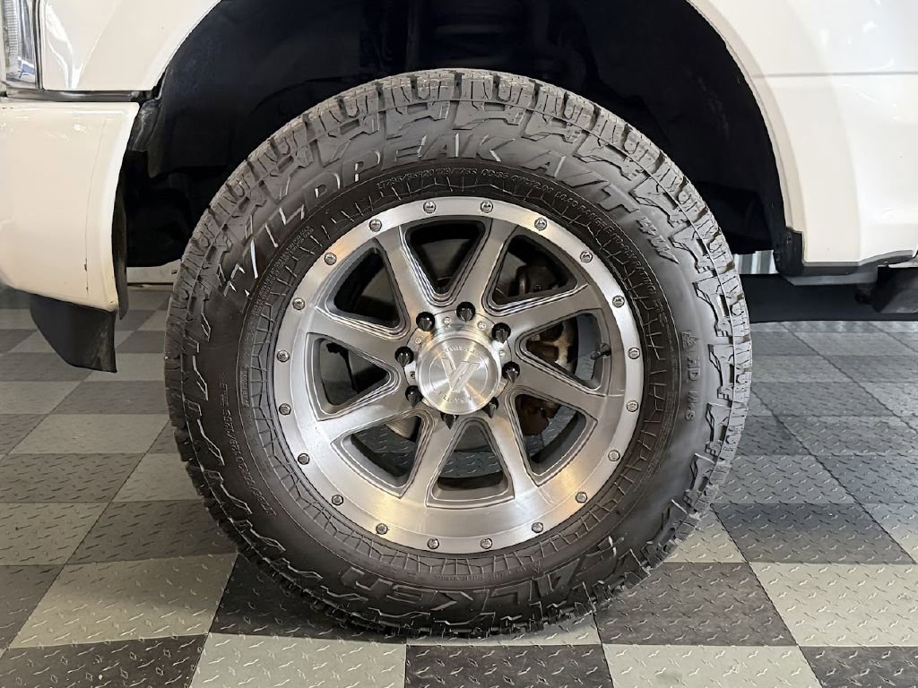 Used 2017 Ford F350 Platinum w/ FX4 4x4 Off Road Package image 31