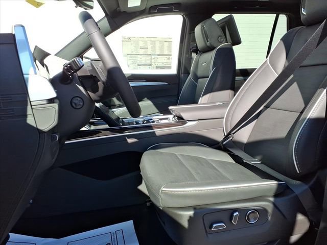 New 2026 Cadillac Escalade Luxury w/ LPO, Radiant Package image 11