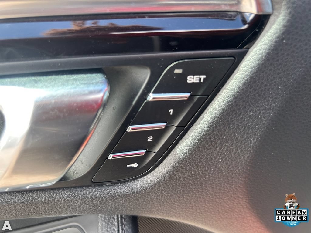 Used 2024 Porsche Macan AWD/4WD image 22